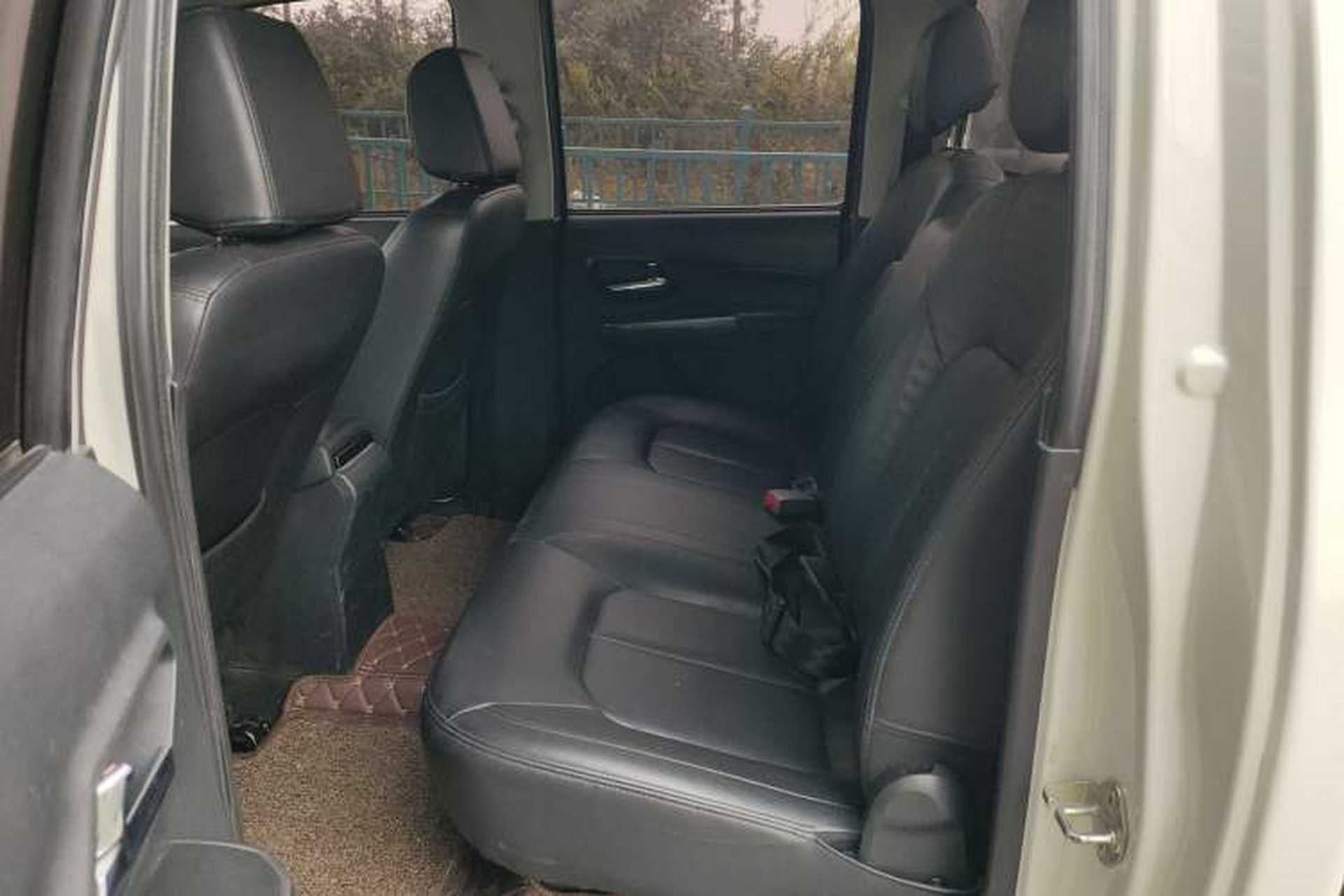 Used Great Wall Wingle 5 2017 2.0T European Version Diesel Two-Wheel Drive Advanced Large Double-Cab GW4D20E Left Rear Seat