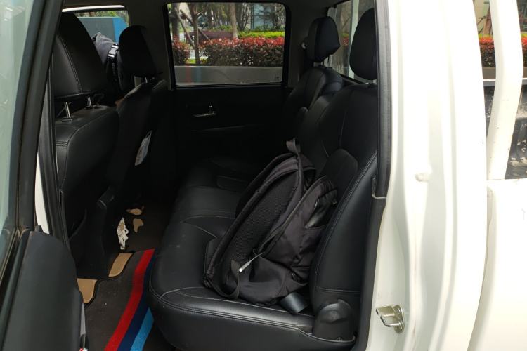 Used Great Wall Wingle 5 2017 2.0T European-spec Diesel Two-Wheel Drive Entry-Level Small Double-Cab GW4D20E Left Rear Seat