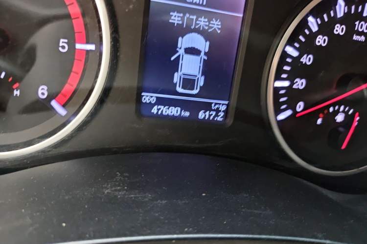 Used Great Wall Wingle 5 2017 2.0T European Version Diesel Two-Wheel Drive Advanced Large Double-Cab GW4D20E Odometer Close Up
