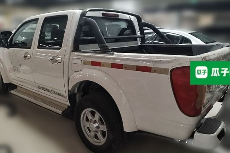 Used Great Wall Wingle 5 2017 2.4L European-spec Gasoline 2WD Elite Trim Small Double Cab – 4G69S4N Rear Left 45 Deg
