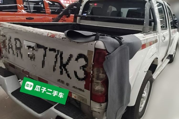 Used Great Wall Wingle 5 2017 2.4L European-spec Gasoline 2WD Elite Trim Small Double Cab – 4G69S4N Rear Right 45 Deg