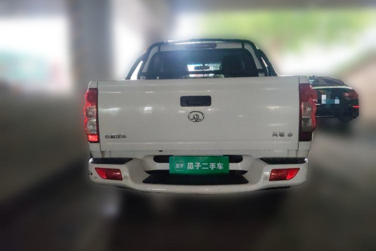 Used Great Wall Wingle 5 2017 2.4L European Version Gasoline Two-Wheel Drive Entry-Level Small Double-Cab 4G69S4N Rear