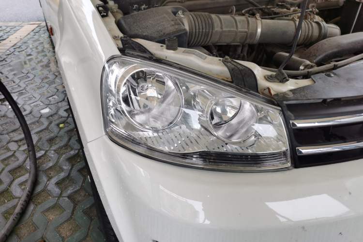 Used Great Wall Wingle 5 2017 2.2L Classic Version Two-Wheel Drive Big Double Cab 491QE Right Front Headlight