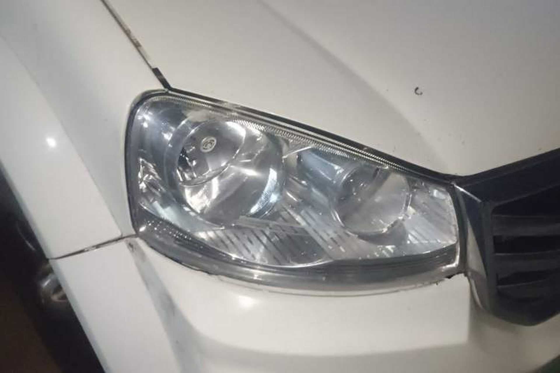 Used Great Wall Wingle 5 2017 2.0T European-Style Diesel 4x4 Ambition Version with Extended Double Cab – GW4D20E Right Front Headlight
