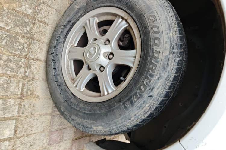 Used Great Wall Wingle 5 2017 2.0T European Version Diesel Two-Wheel Drive Advanced Large Double-Cab GW4D20E Right Front Wheel Hub