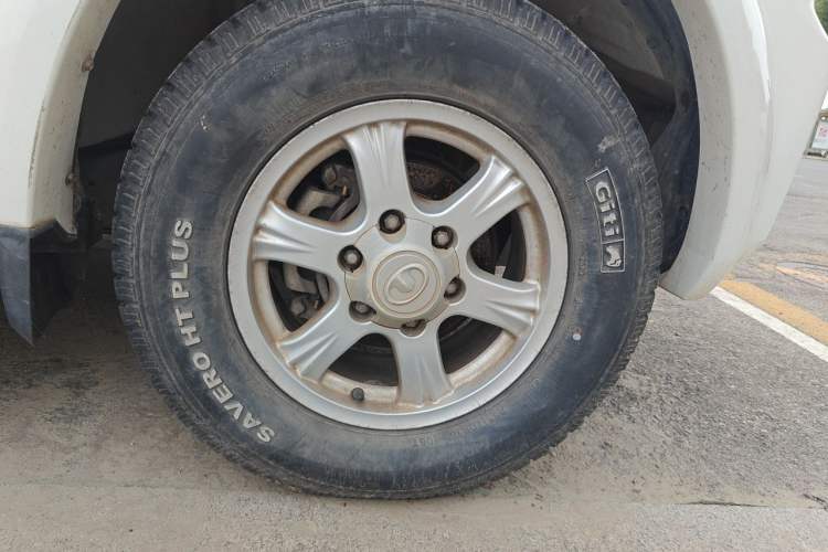 Used Great Wall Wingle 5 2017 2.0T European-spec Diesel Two-Wheel-Drive Entry-Level Big Double-Cab GW4D20D Right Front Wheel Hub