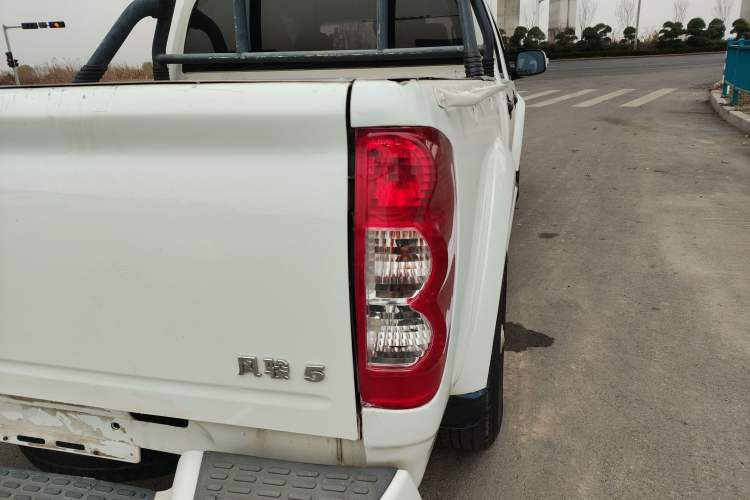 Used Great Wall Wingle 5 2017 2.0T European Version Diesel Two-Wheel Drive Advanced Large Double-Cab GW4D20E Right Rear Taillight