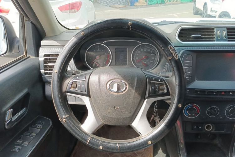 Used Great Wall Wingle 5 2017 2.4L European-spec Gasoline 4x4 Elite Version Big Double Cab 4G69S4N Steering Wheel