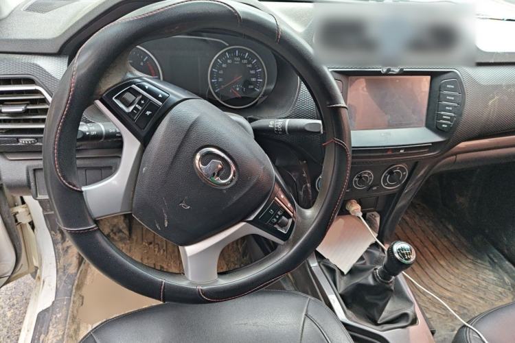 Used Great Wall Wingle 5 2017 2.0T European-Style Diesel Two-Wheel-Drive Elite Version with Large Double Cab – GW4D20B Steering Wheel