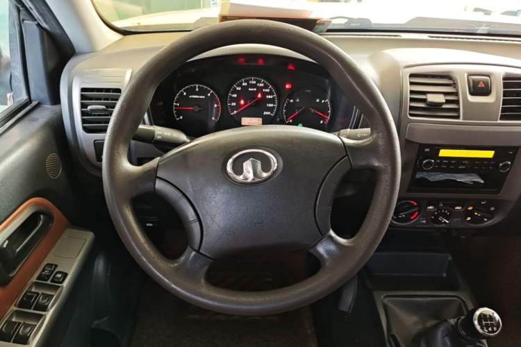 Used Great Wall Wingle 5 2017 2.8T Classic Edition Two-Wheel Drive Big Double-Cab GW2.8TC-2 Steering Wheel