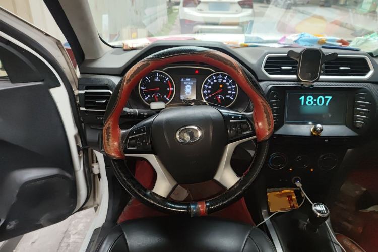 Used Great Wall Wingle 5 2017 2.0T European Version Diesel Two-Wheel Drive Elite Plus Big Double-Cab GW4D20D Steering Wheel