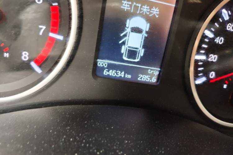 Used Great Wall Wingle 5 2017 2.4L European Version Gasoline Two-Wheel Drive Entry-Level Big Double Cab 4G69S4N Odometer Close Up