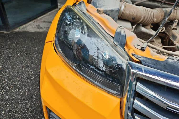 Used Great Wall Wingle 5 2017 2.4L European Version Gasoline Two-Wheel Drive Entry-Level Big Double Cab 4G69S4N Right Front Headlight