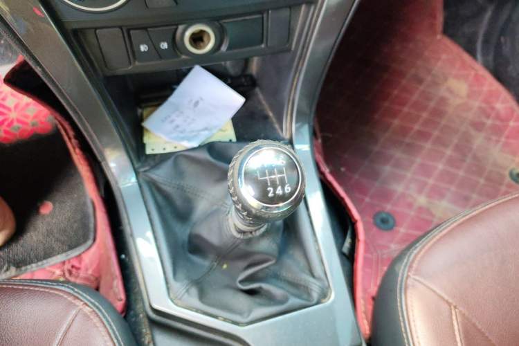 Used Great Wall Wingle 5 2020 2.0T Diesel Two-Wheel-Drive Elite Version Big Double Cab China VI Standard GW4D20M Gear Lever