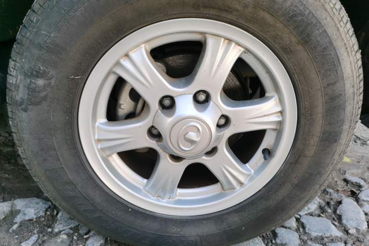 Used Great Wall Wingle 5 2020 2.4L Gasoline Two-Wheel Drive Elite Version Small Double Cab China VI Emission Standard 4K22D4M Right Front Wheel Hub