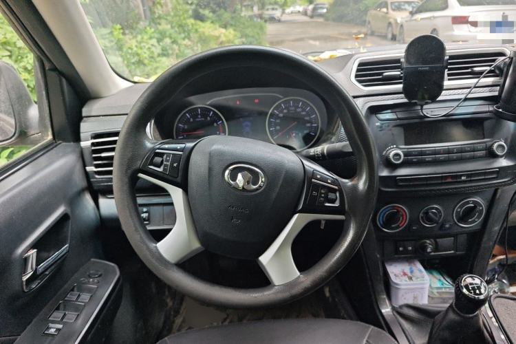 Used Great Wall Wingle 5 2020 2.4L Gasoline 2WD Elite Model Big Double Cab China VI Emission Standard 4K22D4M Steering Wheel