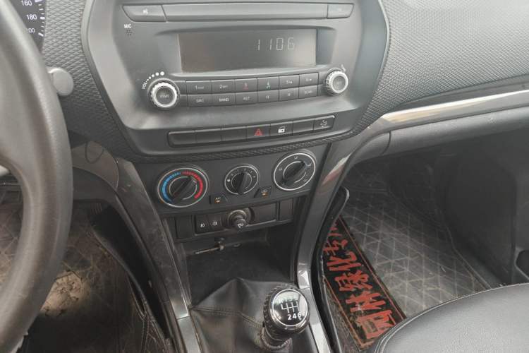 Used Great Wall Wingle 5 2020 2.0T Diesel Two-Wheel-Drive Elite Version Big Double Cab China VI Standard GW4D20M Audio And AC Panel