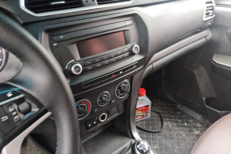 Used Great Wall Wingle 5 2020 2.0T Diesel Two-Wheel-Drive Elite Version Big Double Cab China VI Standard GW4D20M Audio And AC Panel