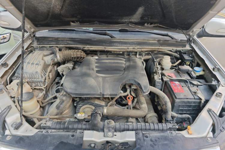 Used Great Wall Wingle 5 2020 2.0T Diesel Two-Wheel-Drive Elite Version Big Double Cab China VI Standard GW4D20M Engine Bay