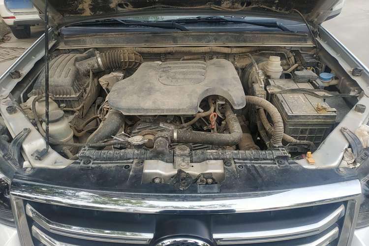 Used Great Wall Wingle 5 2020 2.0T Diesel 4x4 Elite Version Big Double Cab China VI Emission Standard GW4D20M Engine Bay