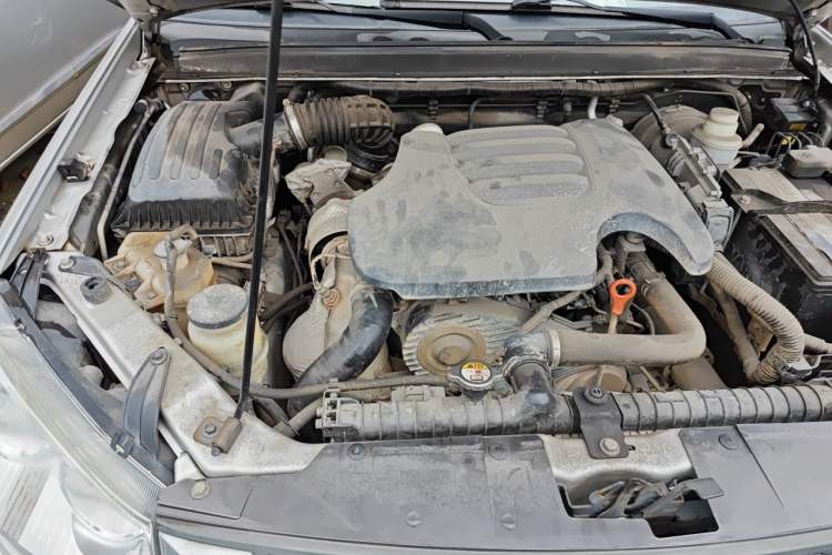 Used Great Wall Wingle 5 2020 2.0T Diesel Two-Wheel-Drive Elite Version Big Double Cab China VI Standard GW4D20M Engine Bay Right