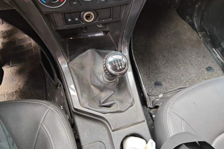 Used Great Wall Wingle 5 2020 2.0T Diesel Two-Wheel-Drive Elite Version Big Double Cab China VI Standard GW4D20M Gear Lever