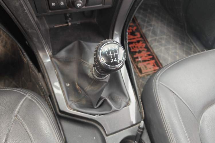 Used Great Wall Wingle 5 2020 2.0T Diesel Two-Wheel-Drive Elite Version Big Double Cab China VI Standard GW4D20M Gear Lever