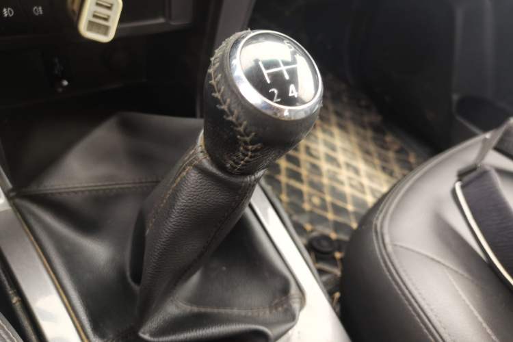 Used Great Wall Wingle 5 2020 2.4L Gasoline Two-Wheel Drive Value Edition Big Double Cab China VI Standard 4K22D4M Gear Lever