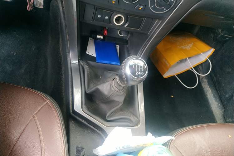 Used Great Wall Wingle 5 2020 2.0T Diesel 4x4 Elite Version Big Double Cab China VI Emission Standard GW4D20M Gear Lever