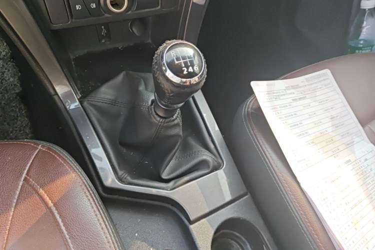 Used Great Wall Wingle 5 2020 2.0T Diesel 4x4 Elite Version Big Double Cab China VI Emission Standard GW4D20M Gear Lever