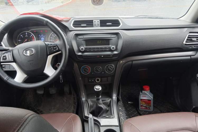 Used Great Wall Wingle 5 2020 2.0T Diesel Two-Wheel-Drive Elite Version Big Double Cab China VI Standard GW4D20M Interior 1
