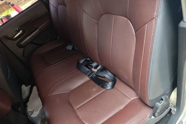 Used Great Wall Wingle 5 2020 2.4L Gasoline Two-Wheel Drive Value Edition Big Double Cab China VI Standard 4K22D4M Interior 2