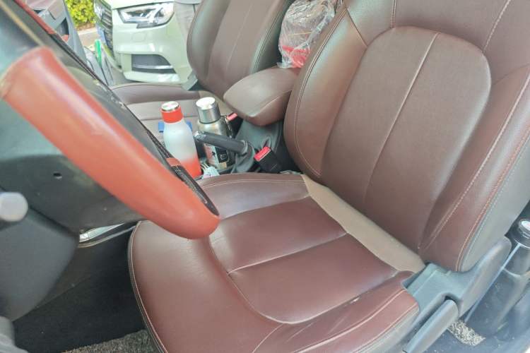 Used Great Wall Wingle 5 2020 2.0T Diesel Two-Wheel-Drive Elite Version Big Double Cab China VI Standard GW4D20M Left Front Seat