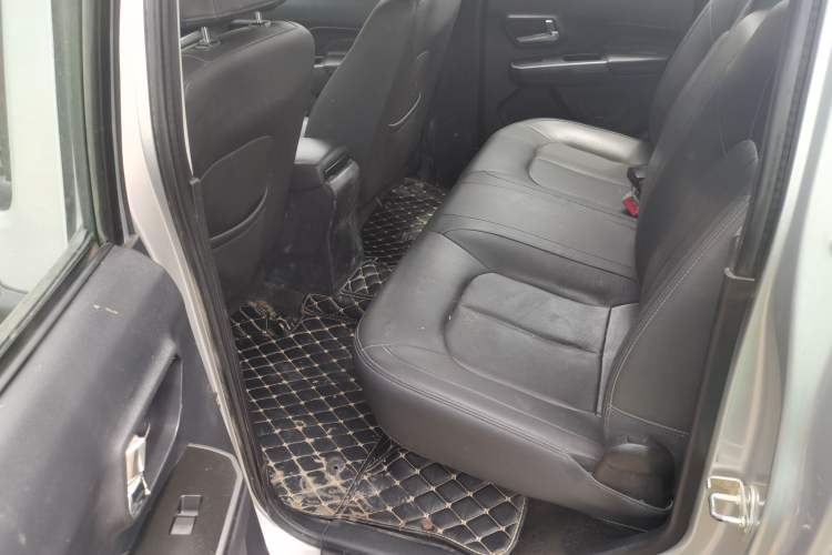 Used Great Wall Wingle 5 2020 2.4L Gasoline Two-Wheel Drive Value Edition Big Double Cab China VI Standard 4K22D4M Left Rear Seat