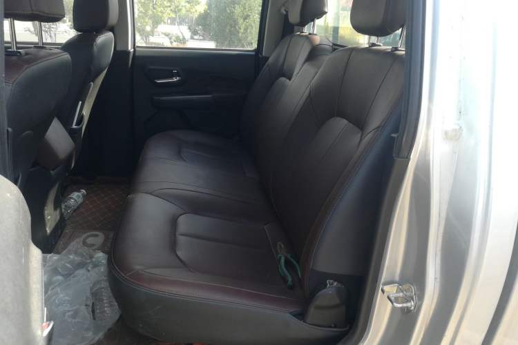 Used Great Wall Wingle 5 2020 2.0T Diesel Two-Wheel-Drive Elite Version Big Double Cab China VI Standard GW4D20M Left Rear Seat