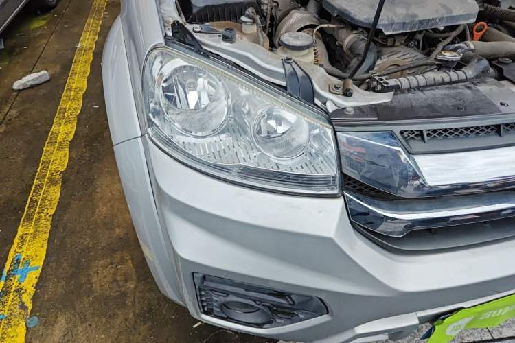 Used Great Wall Wingle 5 2020 2.0T Diesel Two-Wheel-Drive Elite Version Big Double Cab China VI Standard GW4D20M Right Front Headlight
