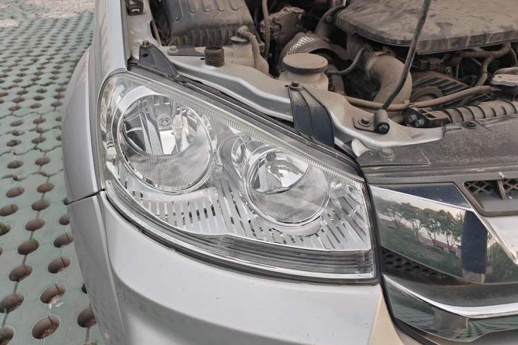 Used Great Wall Wingle 5 2020 2.0T Diesel Two-Wheel-Drive Elite Version Big Double Cab China VI Standard GW4D20M Right Front Headlight