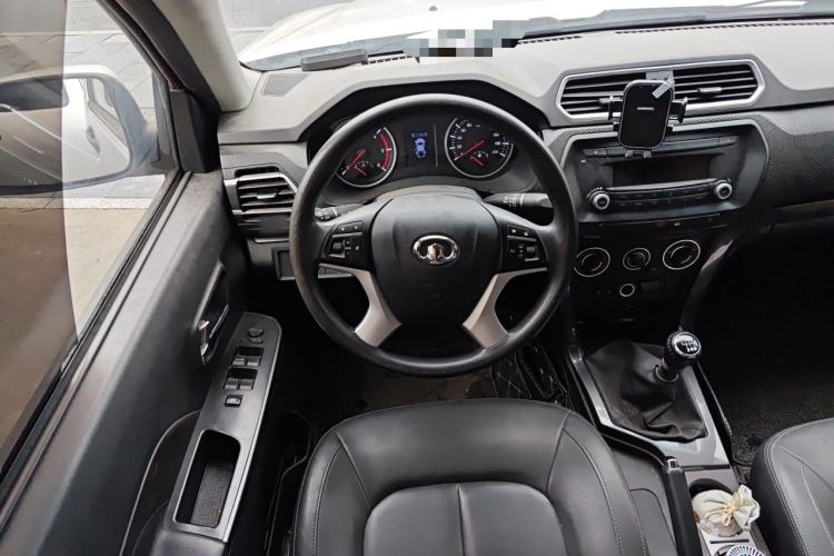Used Great Wall Wingle 5 2020 2.0T Diesel Two-Wheel-Drive Elite Version Big Double Cab China VI Standard GW4D20M Steering Wheel