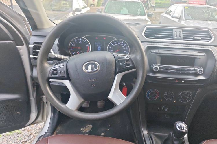 Used Great Wall Wingle 5 2020 2.4L Gasoline Two-Wheel Drive Value Edition Big Double Cab China VI Standard 4K22D4M Steering Wheel