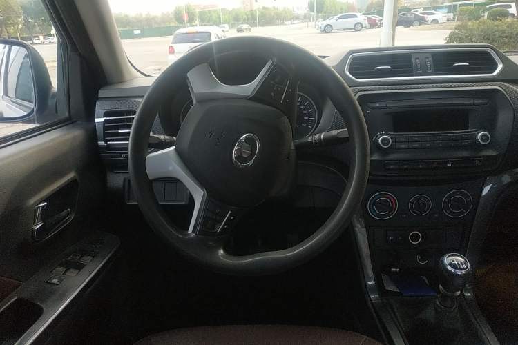Used Great Wall Wingle 5 2020 2.0T Diesel 4x4 Elite Version Big Double Cab China VI Emission Standard GW4D20M Steering Wheel