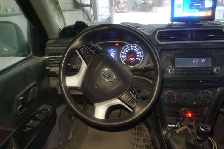 Used Great Wall Wingle 5 2020 2.0T Diesel Two-Wheel-Drive Elite Version Big Double Cab China VI Standard GW4D20M Steering Wheel