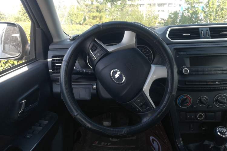 Used Great Wall Wingle 5 2020 2.0T Diesel Two-Wheel-Drive Elite Version Big Double Cab China VI Standard GW4D20M Steering Wheel