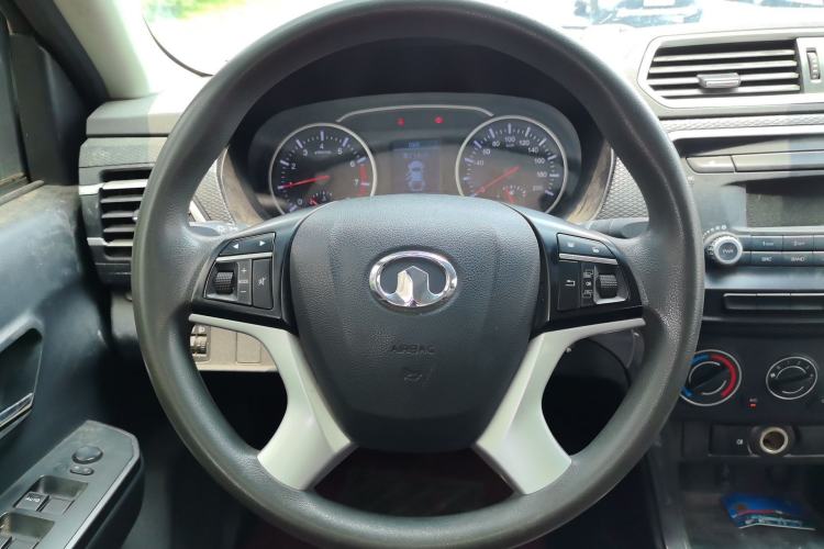 Used Great Wall Wingle 5 2020 2.4L Gasoline Two-Wheel Drive Value Edition Big Double Cab China VI Standard 4K22D4M Steering Wheel