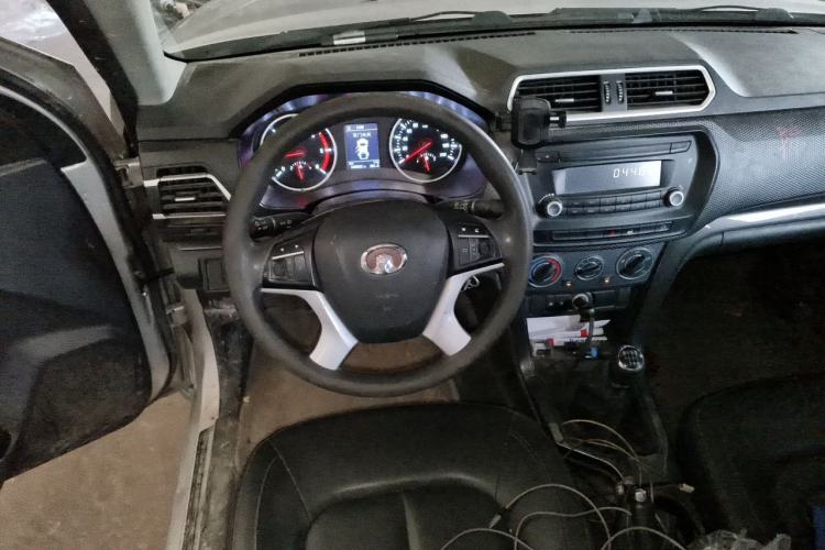 Used Great Wall Wingle 5 2020 2.0T Diesel Two-Wheel-Drive Elite Version Big Double Cab China VI Standard GW4D20M Steering Wheel