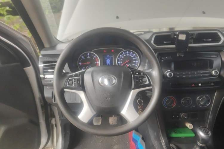 Used Great Wall Wingle 5 2020 2.0T Diesel Two-Wheel-Drive Elite Version Big Double Cab China VI Standard GW4D20M Steering Wheel