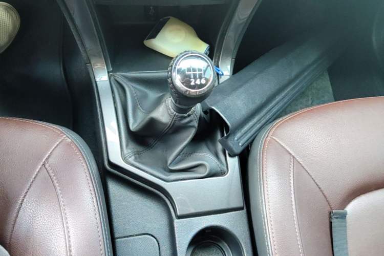 Used Great Wall Wingle 5 2020 2.0T Diesel Two-Wheel-Drive Elite Version Big Double Cab China VI Standard GW4D20M Gear Lever