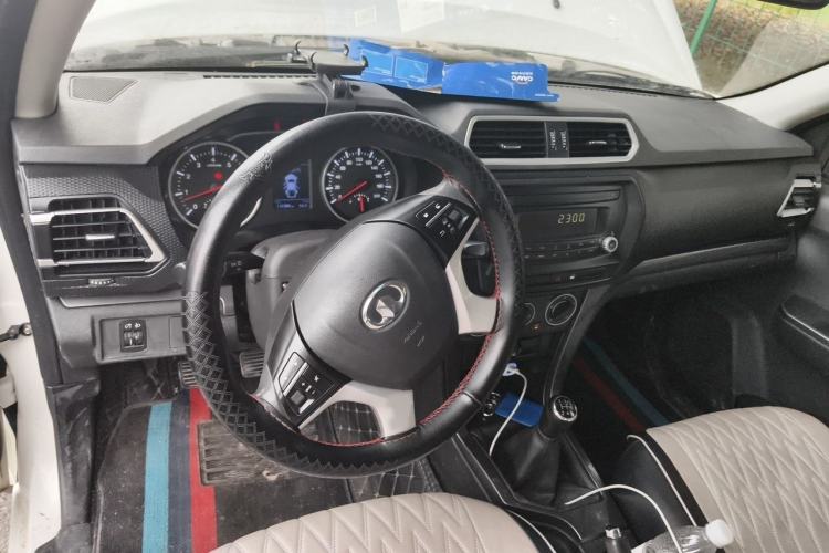 Used Great Wall Wingle 5 2020 2.4L Gasoline Two-Wheel Drive Value Edition Big Double Cab China VI Standard 4K22D4M Interior 2