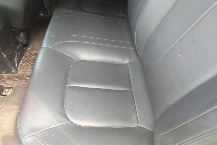 Used Great Wall Wingle 5 2020 2.0T Diesel Two-Wheel-Drive Elite Version Big Double Cab China VI Standard GW4D20M Interior 4