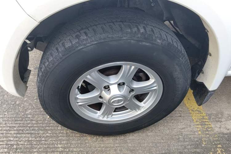 Used Great Wall Wingle 5 2020 2.0T Diesel Two-Wheel-Drive Elite Version Big Double Cab China VI Standard GW4D20M Left Front Wheel Hub
