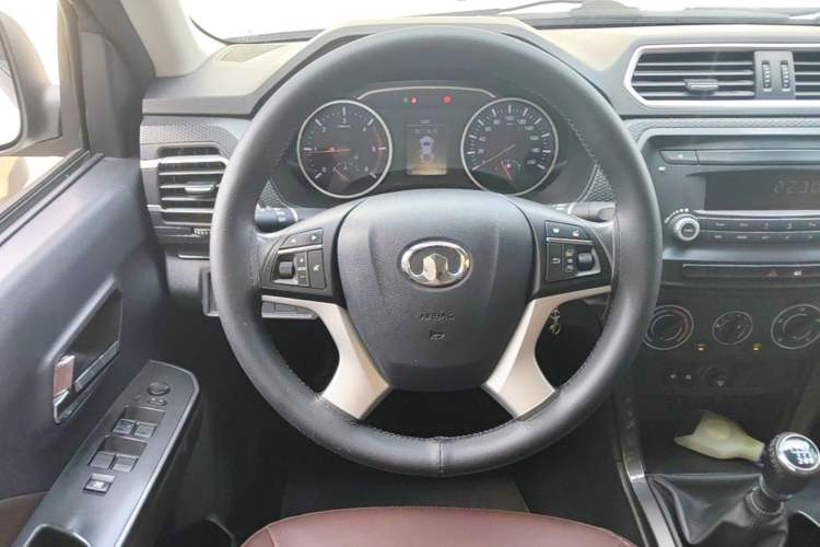 Used Great Wall Wingle 5 2020 2.0T Diesel Two-Wheel-Drive Elite Version Big Double Cab China VI Standard GW4D20M Steering Wheel